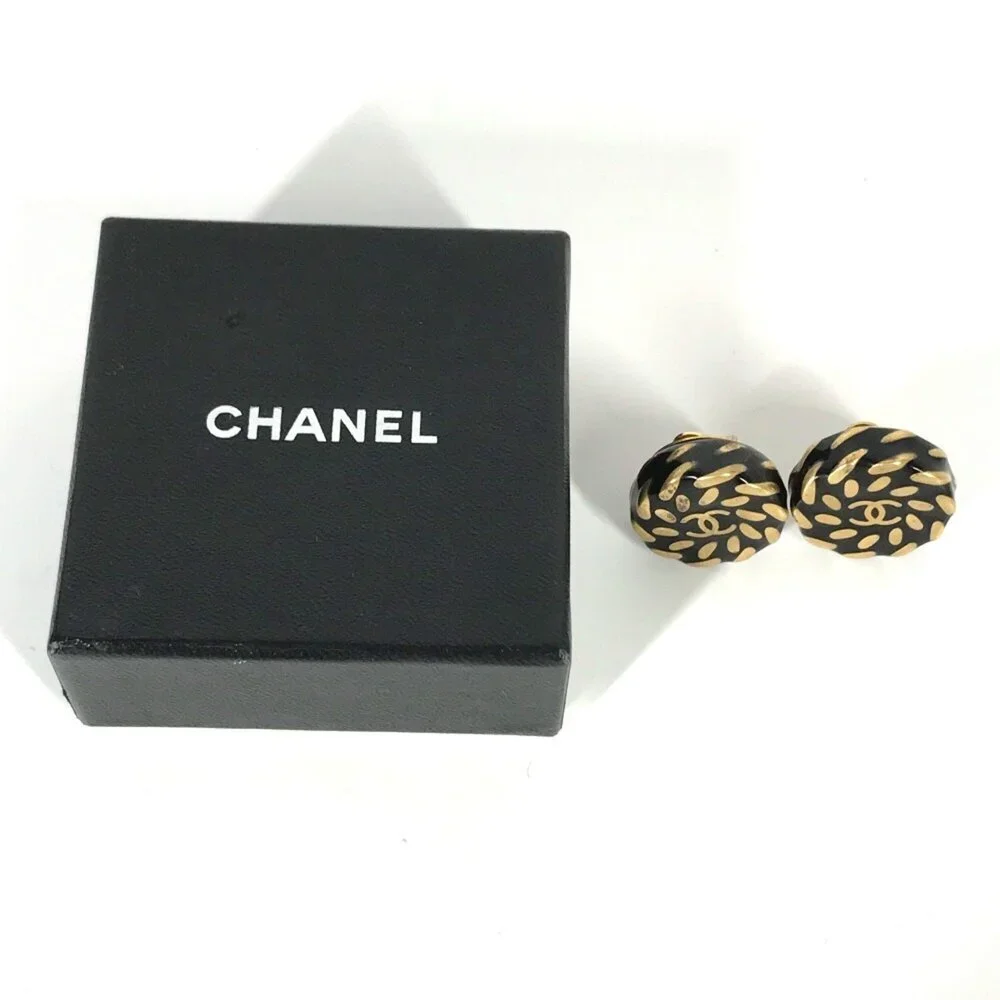 CHANEL Vintage Black Logo Earrings - Picture 2 of 8